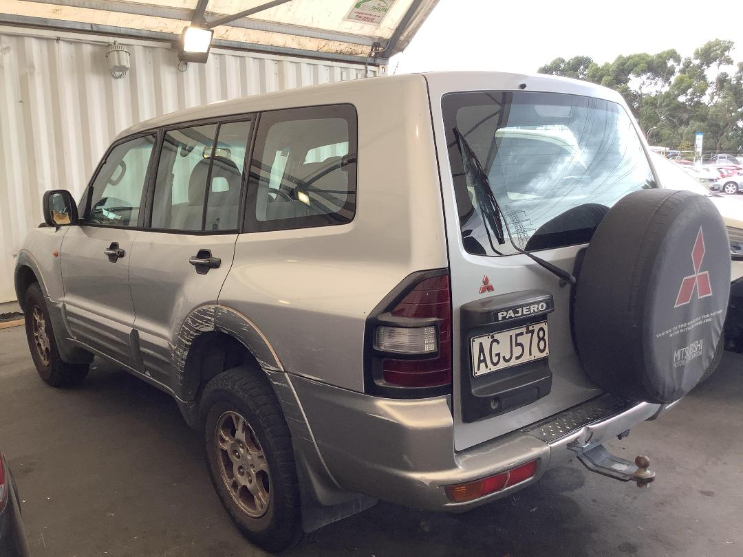 Photo '6' of Mitsubishi Pajero LWB GLS Photo '6' of Mitsubishi Pajero LWB GLS