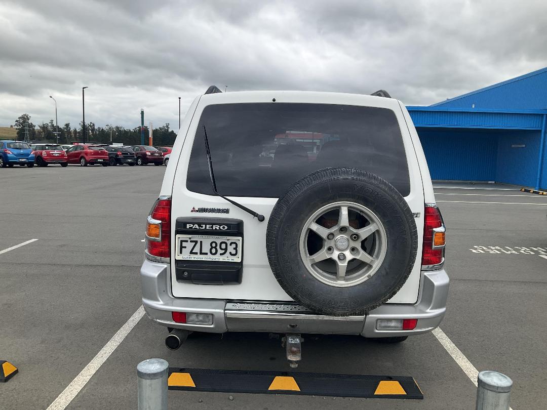 Photo '4' of Mitsubishi Pajero