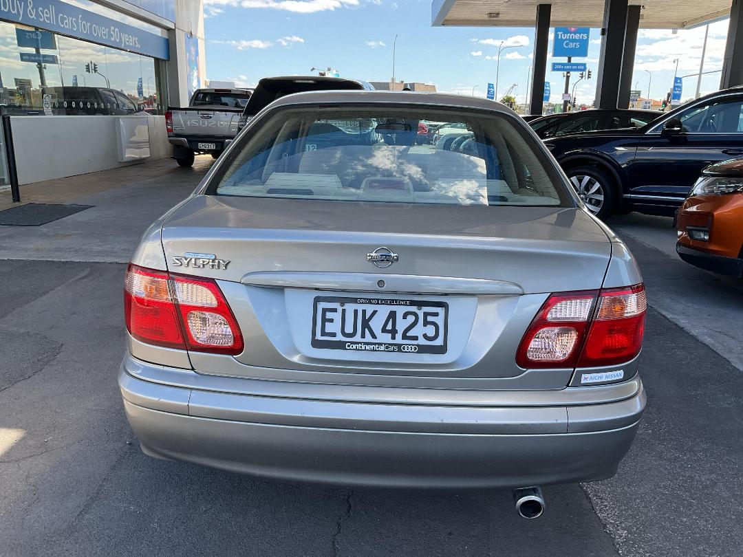 Photo '8' of Nissan Bluebird Sylphy