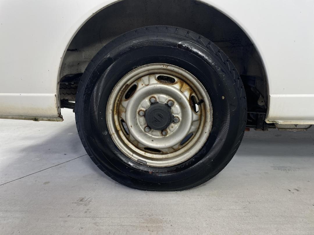 Photo '12' of Nissan Caravan Photo '12' of Nissan Caravan