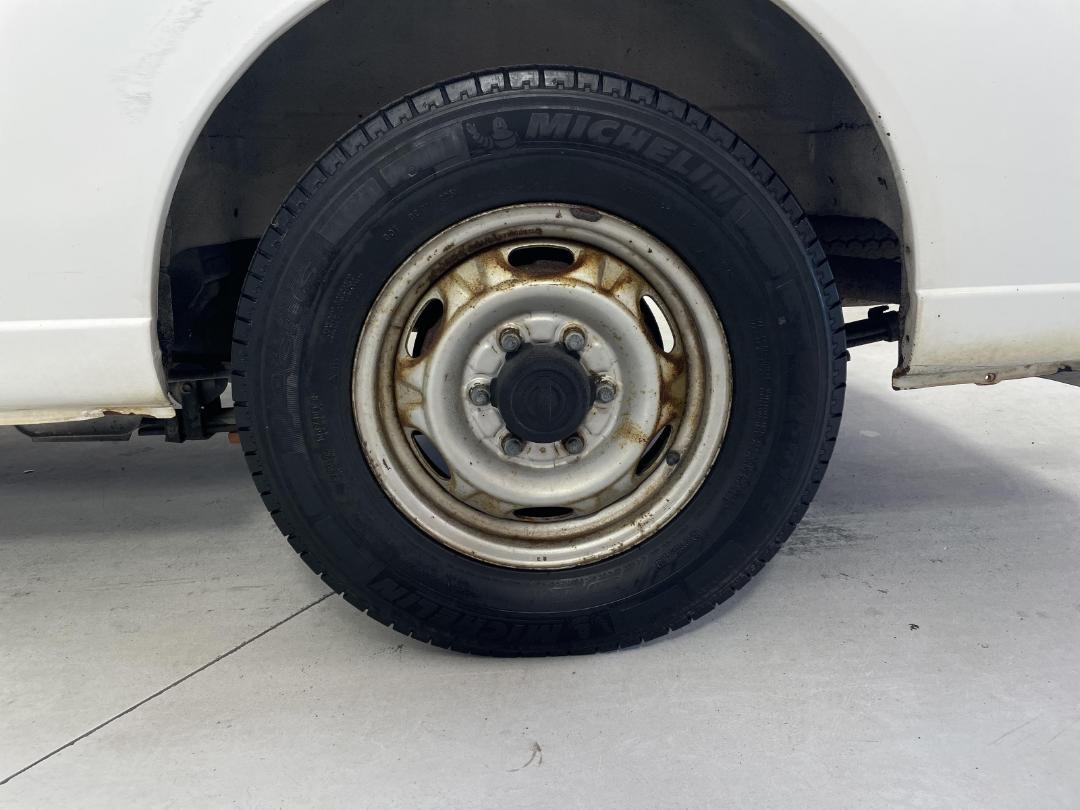 Photo '11' of Nissan Caravan Photo '11' of Nissan Caravan