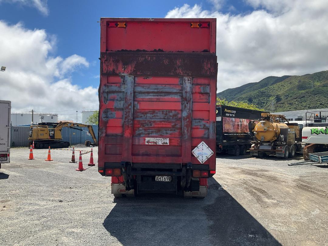 Photo '5' of Nissan Diesel CG 400EE Curtainsider