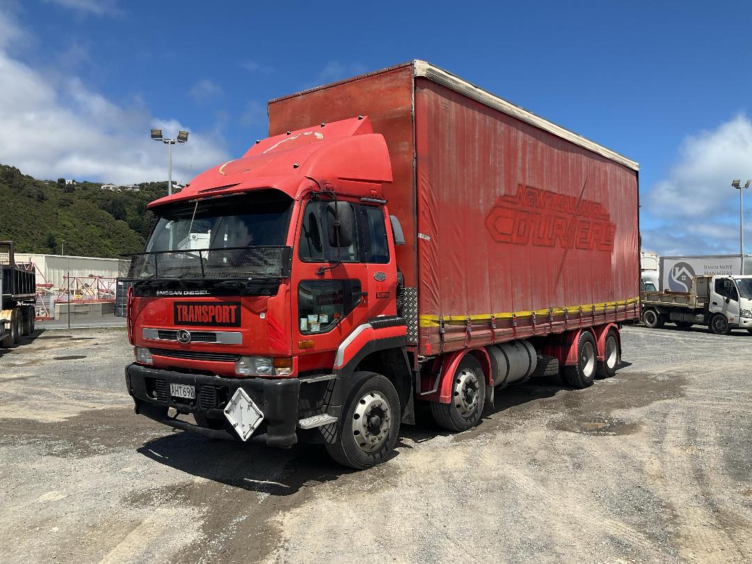 Photo '9' of Nissan Diesel CG 400EE Curtainsider