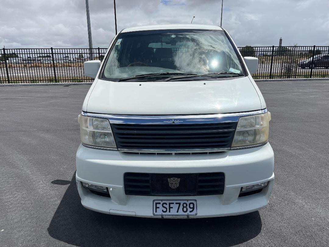 Photo '2' of Nissan Elgrand