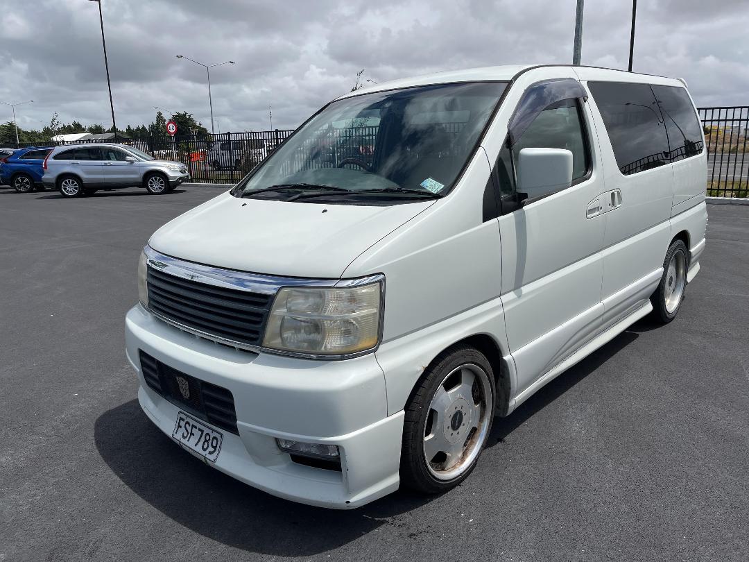 Photo '4' of Nissan Elgrand