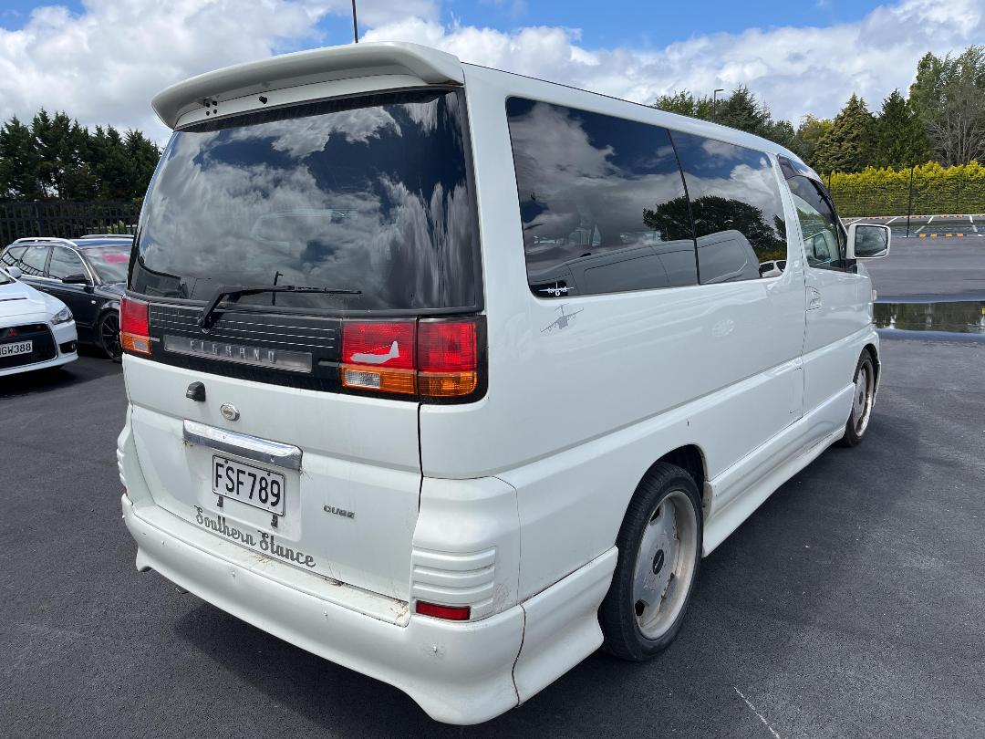 Photo '7' of Nissan Elgrand