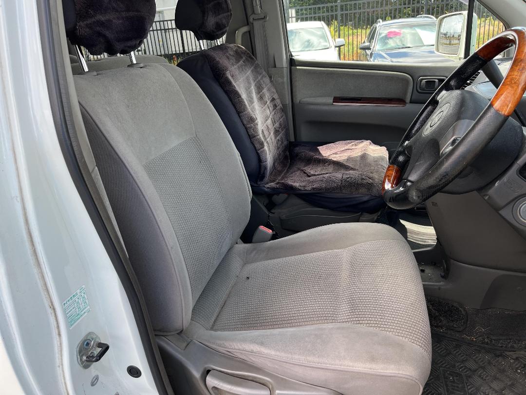 Photo '16' of Nissan Elgrand