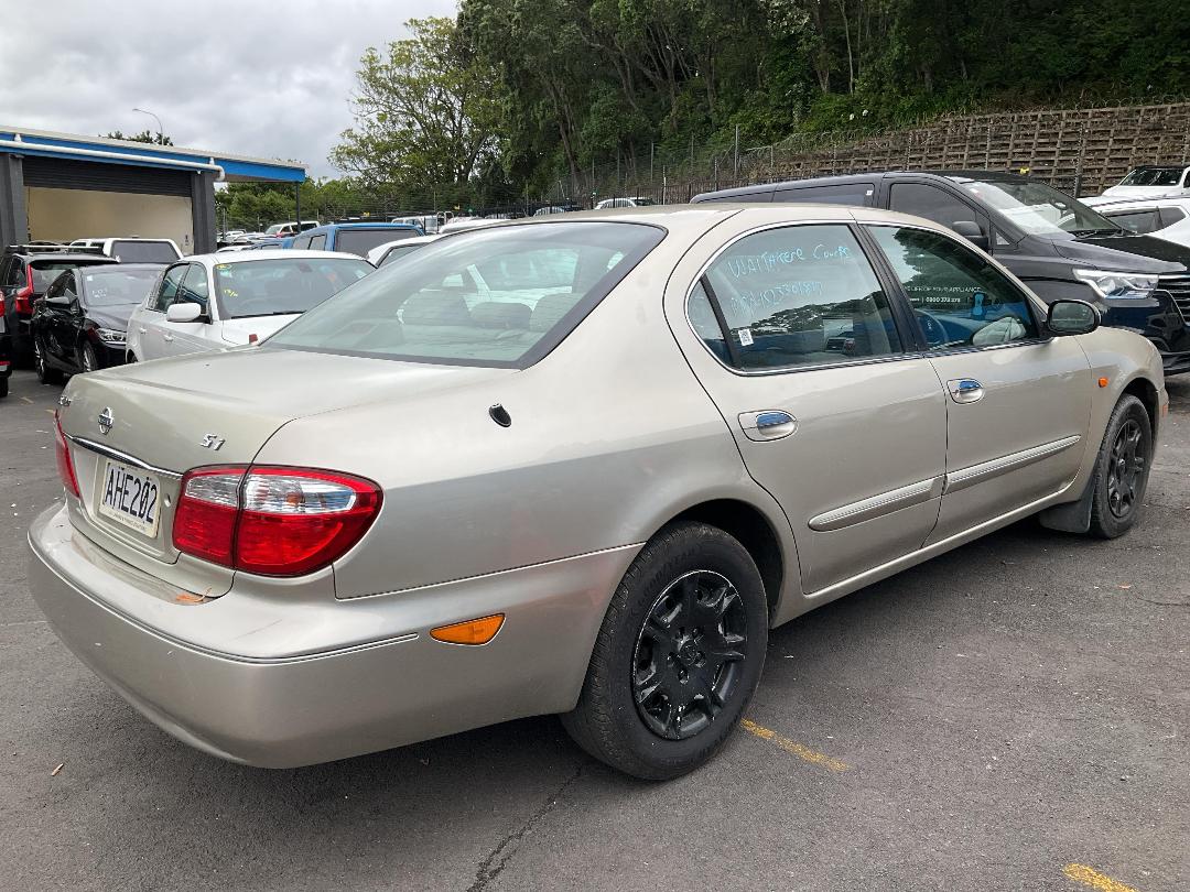 Photo '4' of Nissan Maxima SI