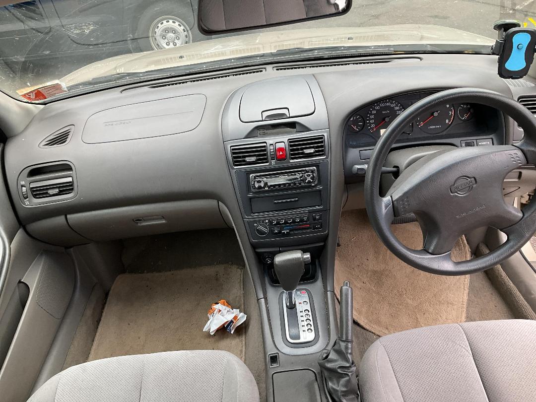 Photo '8' of Nissan Maxima SI