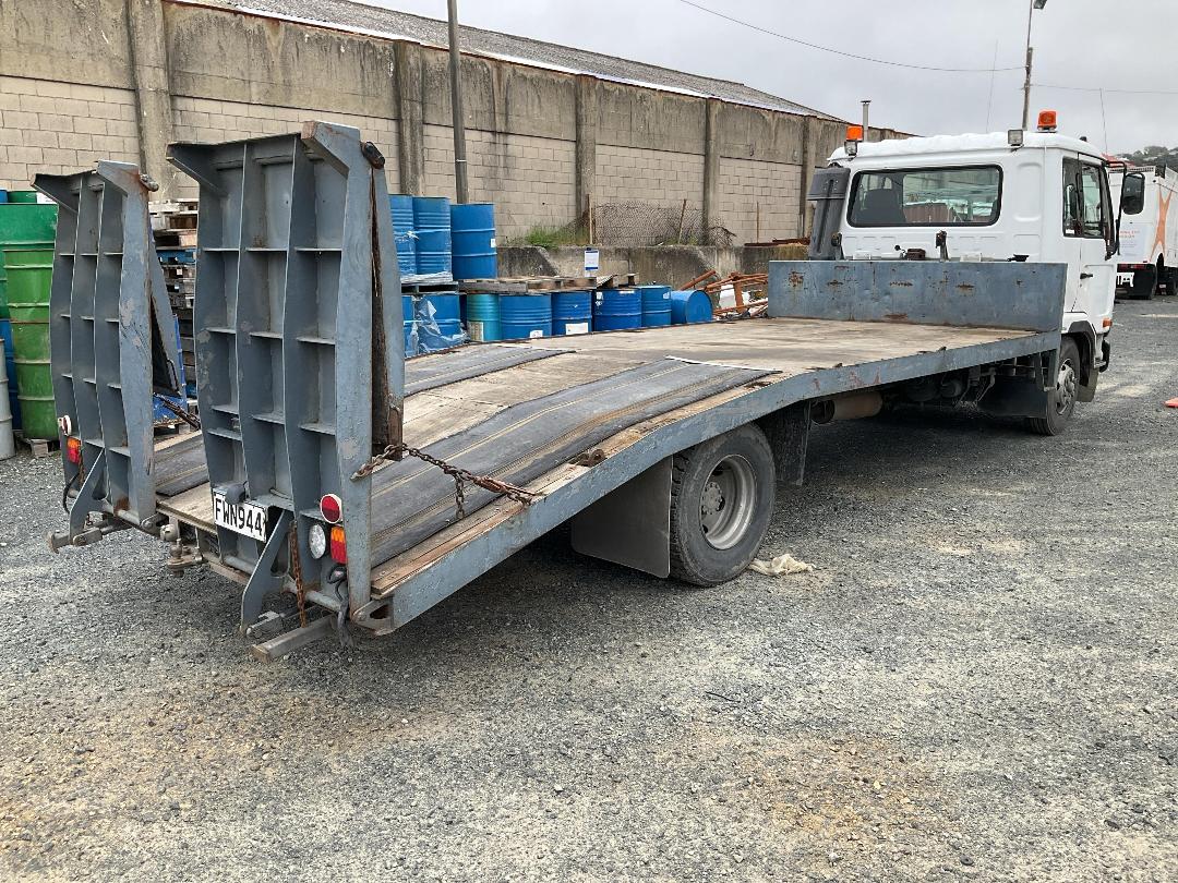 Photo '4' of Nissan MK205 Silver Bullet FLAT DECK Transporter