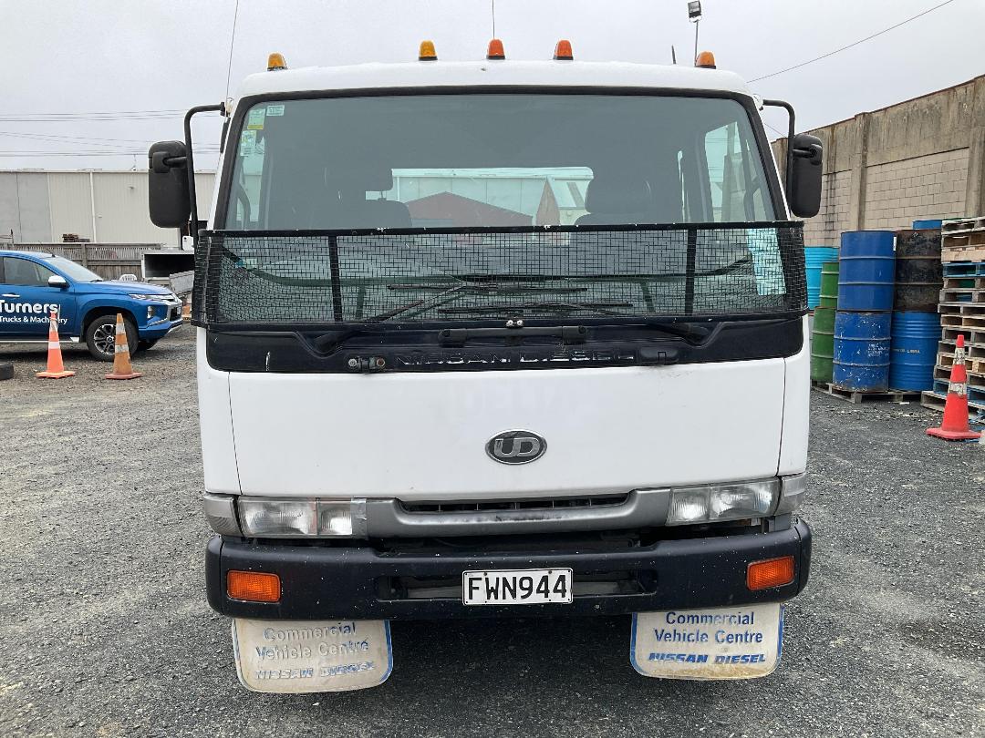 Photo '9' of Nissan MK205 Silver Bullet FLAT DECK Transporter