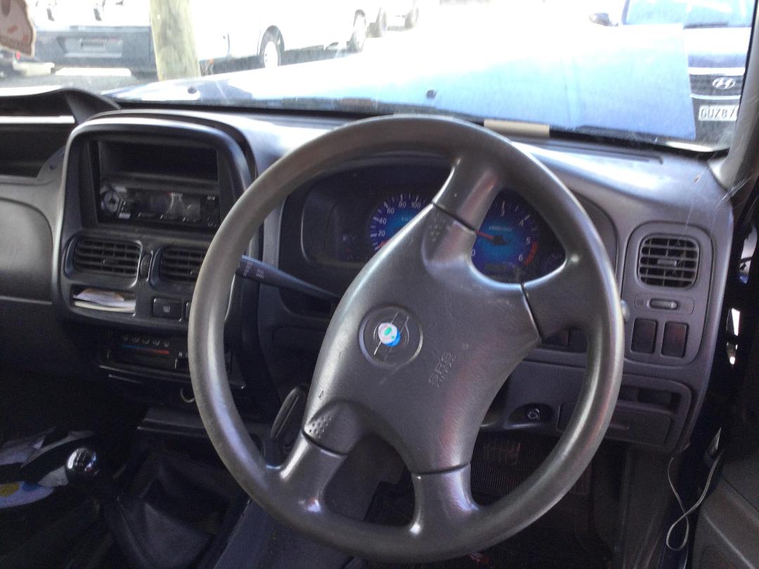 Photo '12' of Nissan Navara D/Cabws Vent