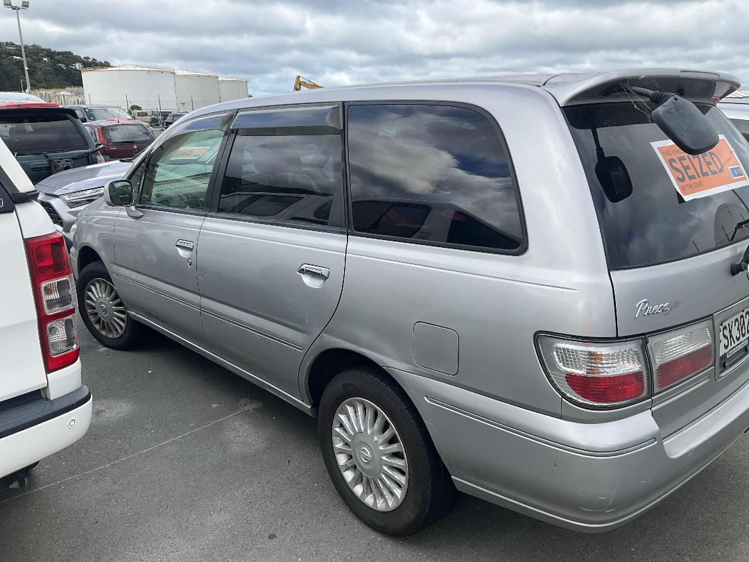 Photo '3' of Nissan Presage