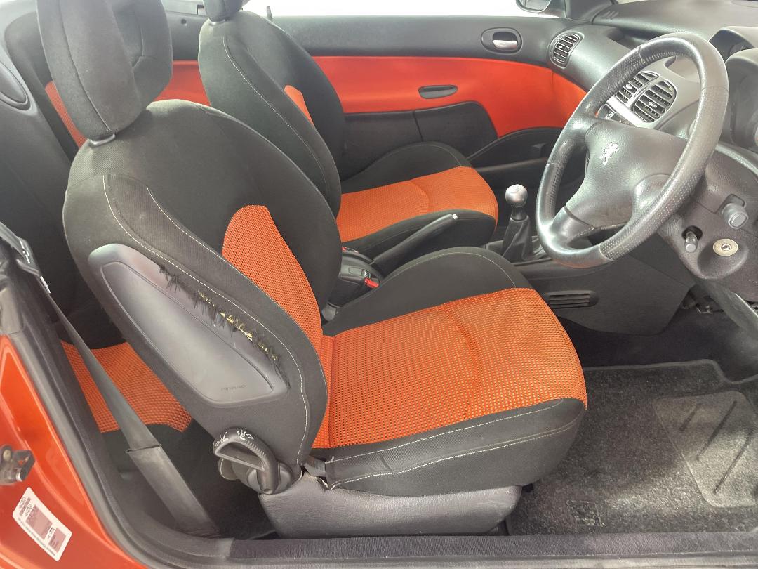 Photo '16' of Peugeot 206