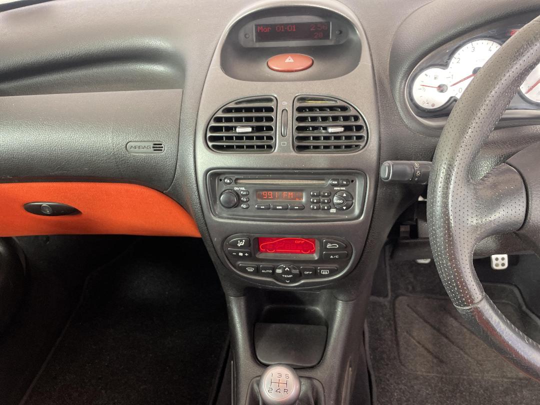 Photo '18' of Peugeot 206