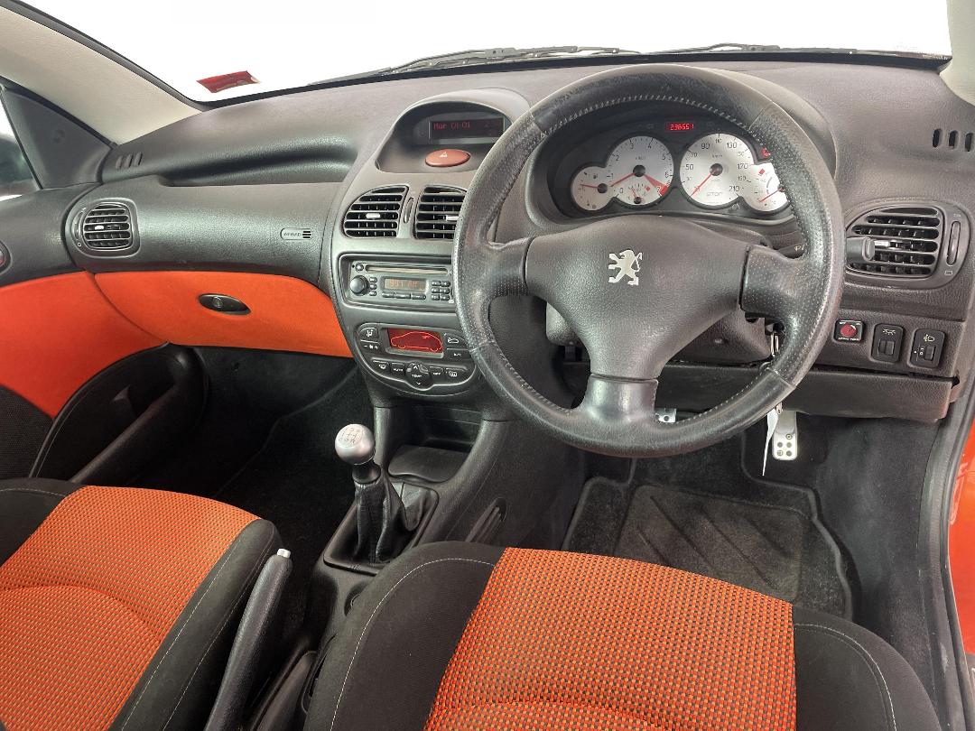 Photo '17' of Peugeot 206