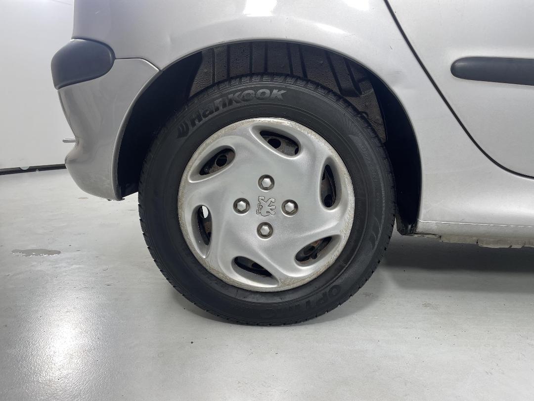 Photo '12' of Peugeot 206