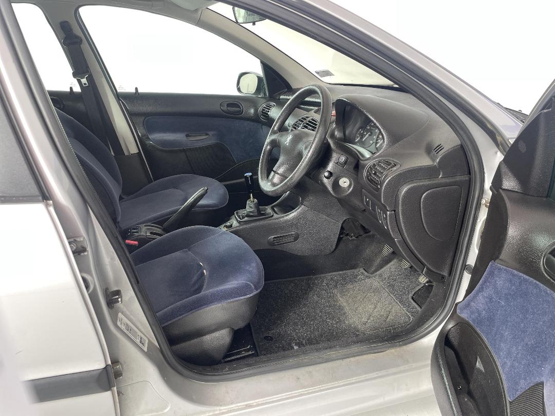 Photo '16' of Peugeot 206