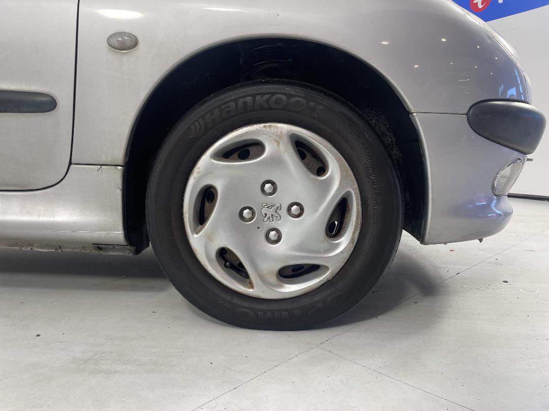 Photo '9' of Peugeot 206