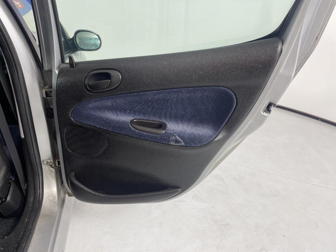 Photo '19' of Peugeot 206