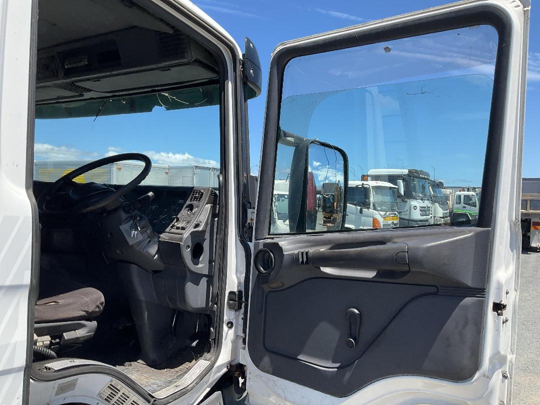 Photo '11' of Scania P114 114G 380 Flat Deck Photo '11' of Scania P114 114G 380 Flat Deck