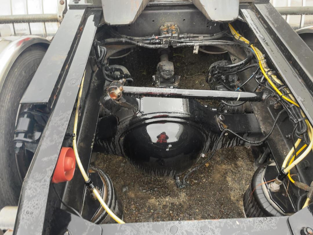 Photo '16' of Sterling LT9500 6x4 Tractor Tractor Unit Photo '16' of Sterling LT9500 6x4 Tractor Tractor Unit