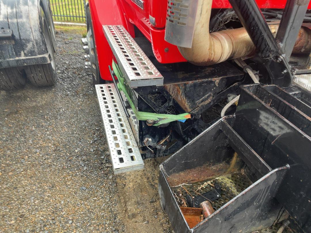 Photo '19' of Sterling LT9500 6x4 Tractor Tractor Unit Photo '19' of Sterling LT9500 6x4 Tractor Tractor Unit