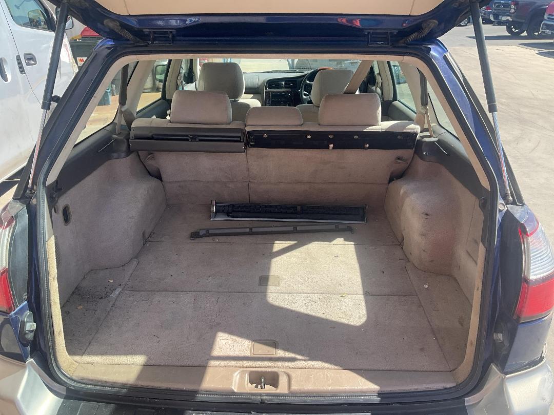 Photo '11' of Subaru Legacy