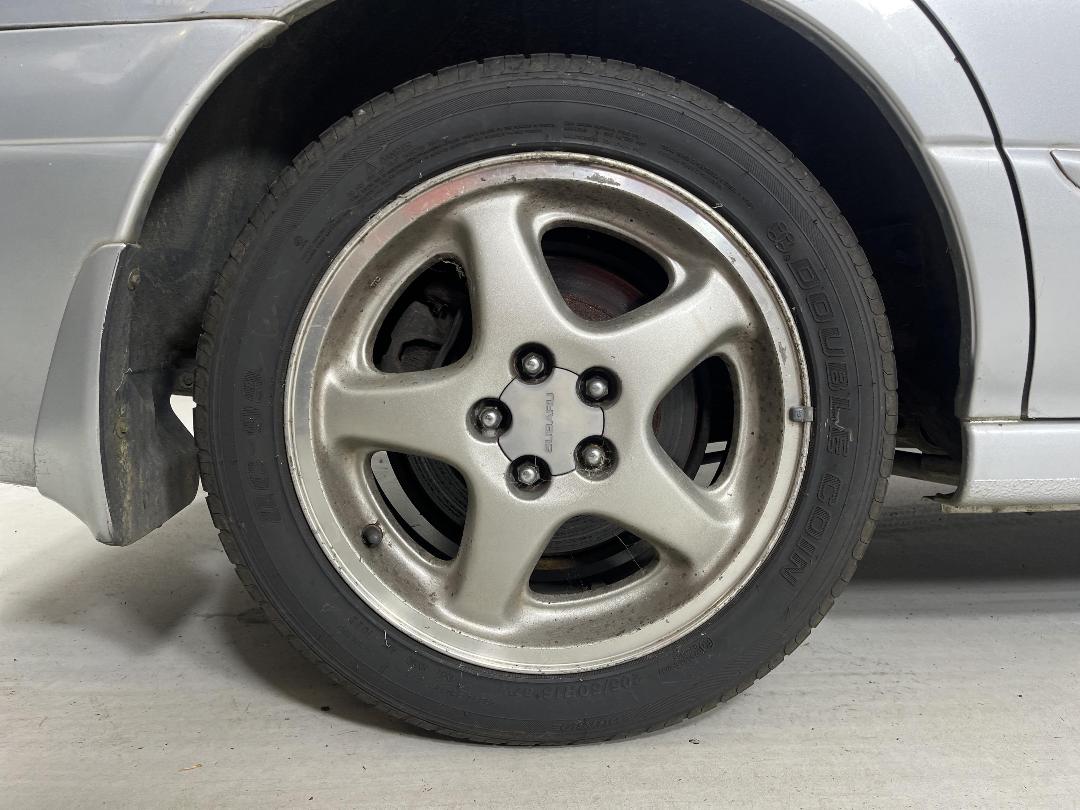 Photo '10' of Subaru Legacy