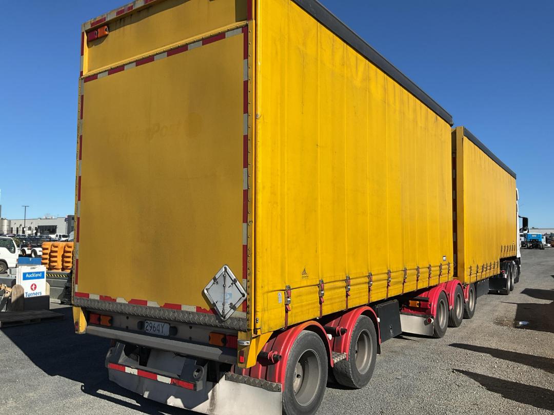 Photo '3' of TMC SH 2705 Curtainsider B-Train Photo '3' of TMC SH 2705 Curtainsider B-Train