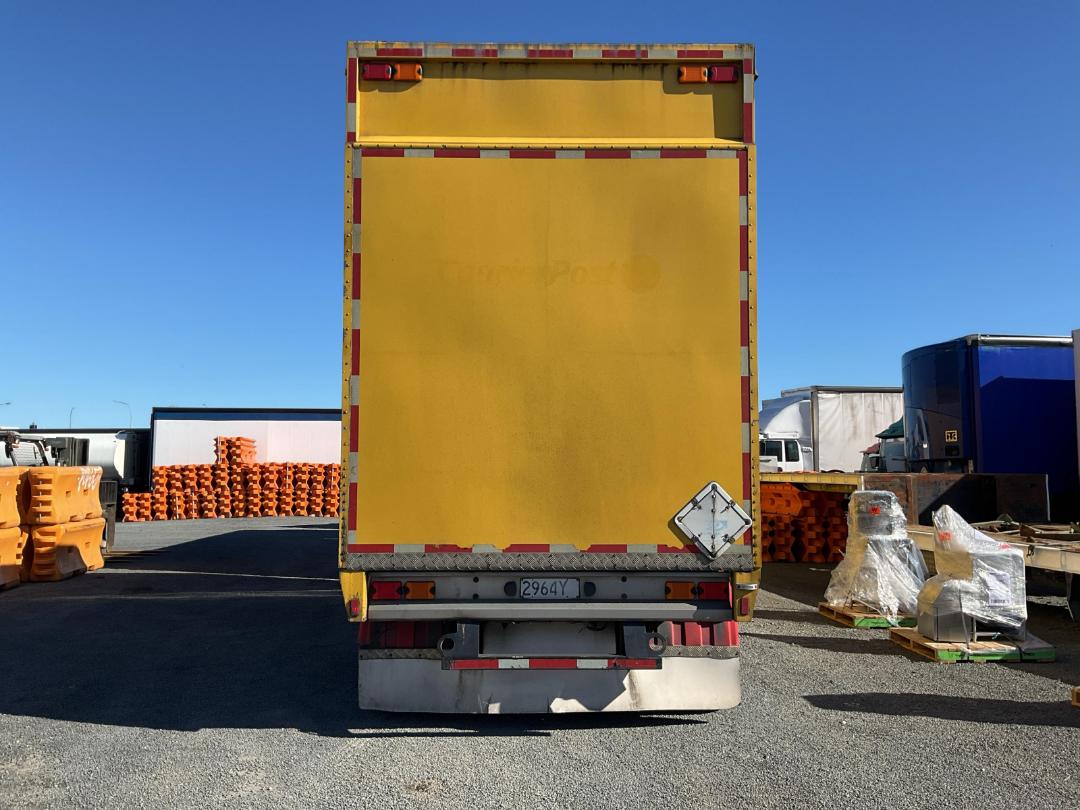 Photo '4' of TMC SH 2705 Curtainsider B-Train Photo '4' of TMC SH 2705 Curtainsider B-Train