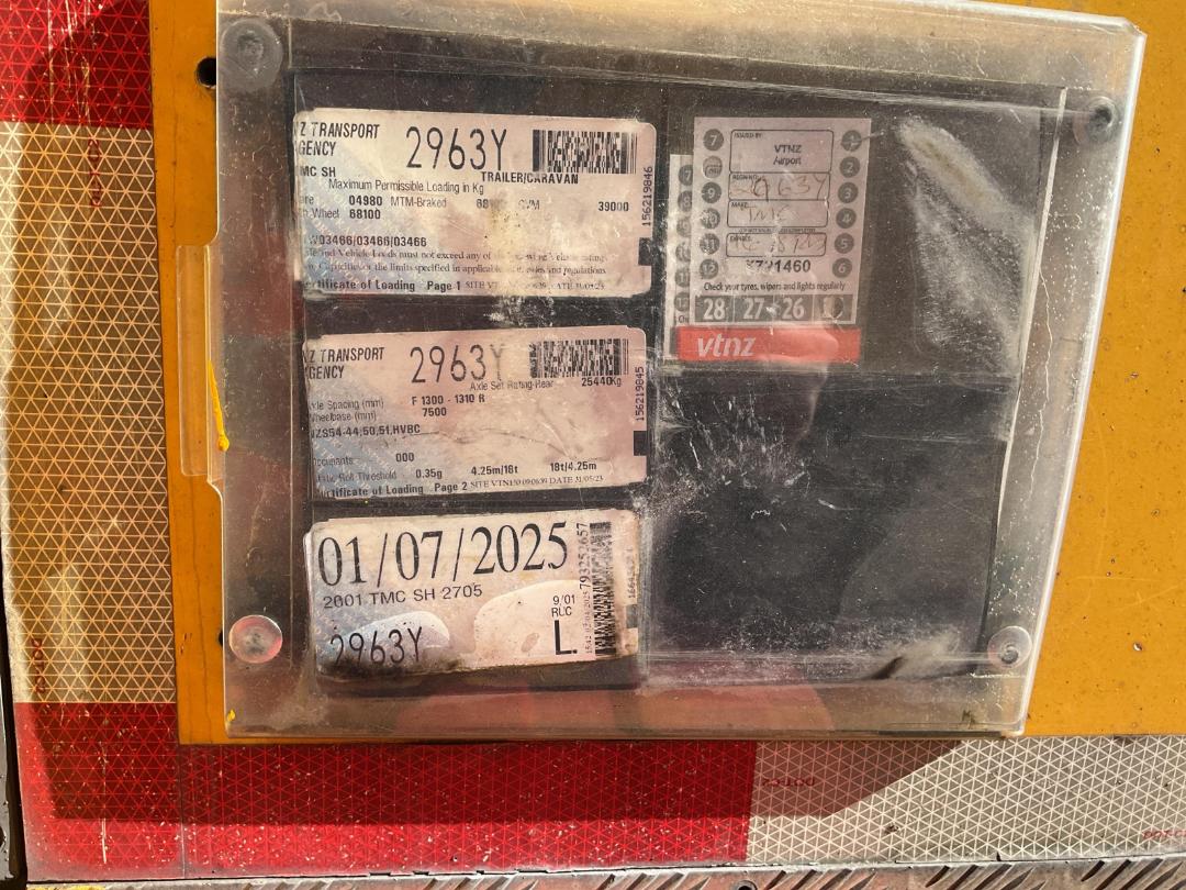 Photo '26' of TMC SH 2705 Curtainsider B-Train Photo '26' of TMC SH 2705 Curtainsider B-Train