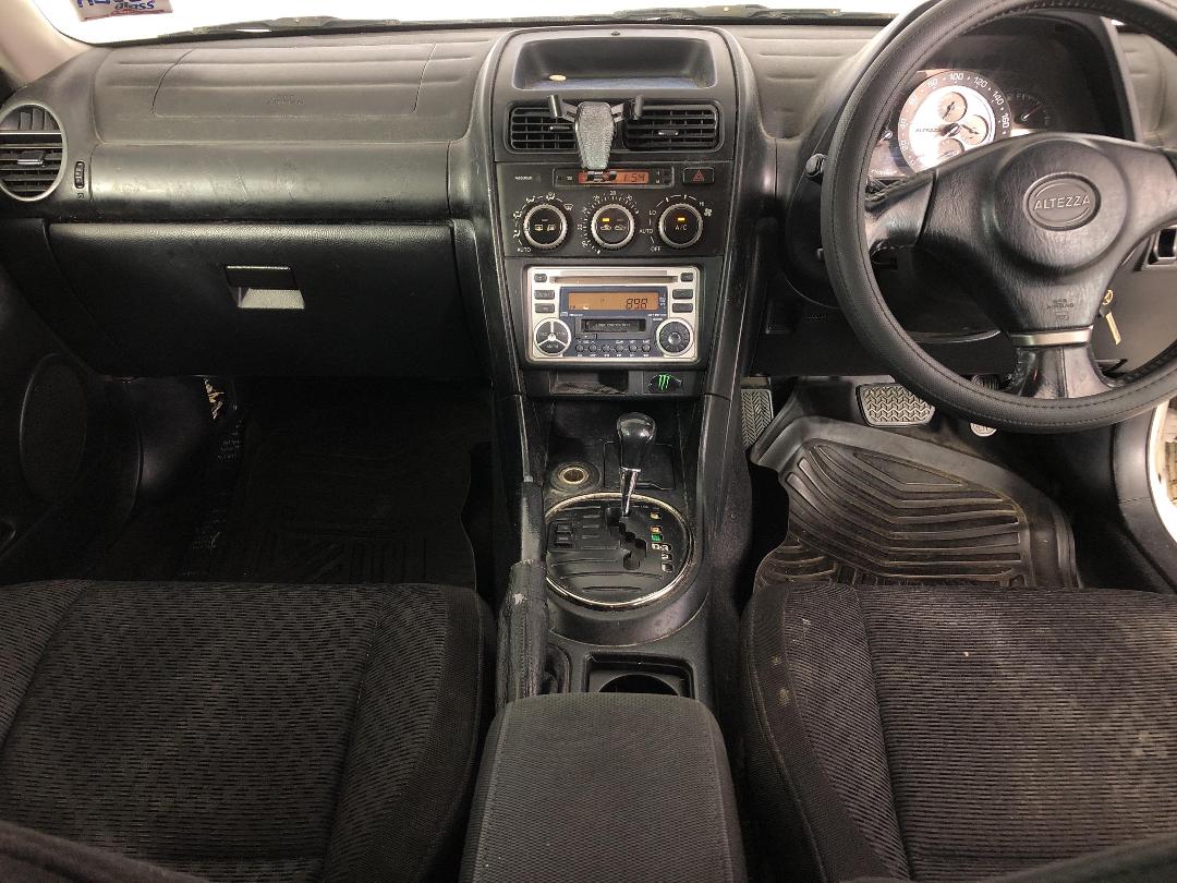 Photo '17' of Toyota Altezza Photo '17' of Toyota Altezza