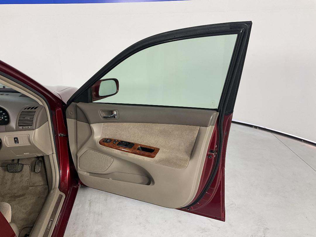 Photo '15' of Toyota Camry Photo '15' of Toyota Camry