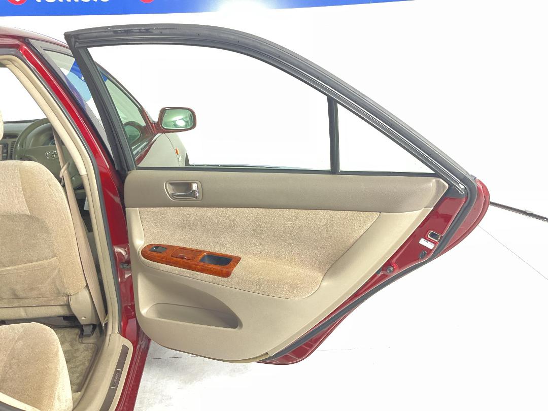 Photo '19' of Toyota Camry Photo '19' of Toyota Camry