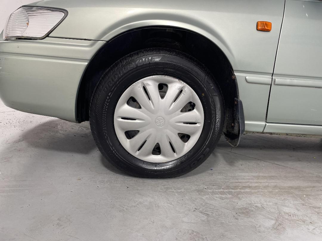 Photo '10' of Toyota Camry