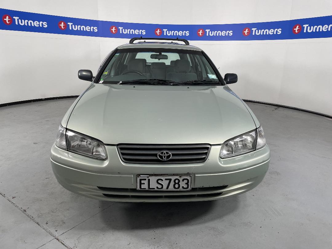 Photo '2' of Toyota Camry