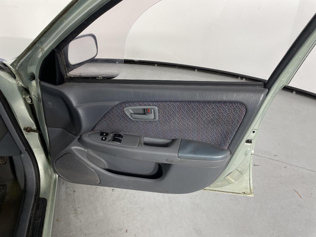 Photo '15' of Toyota Camry