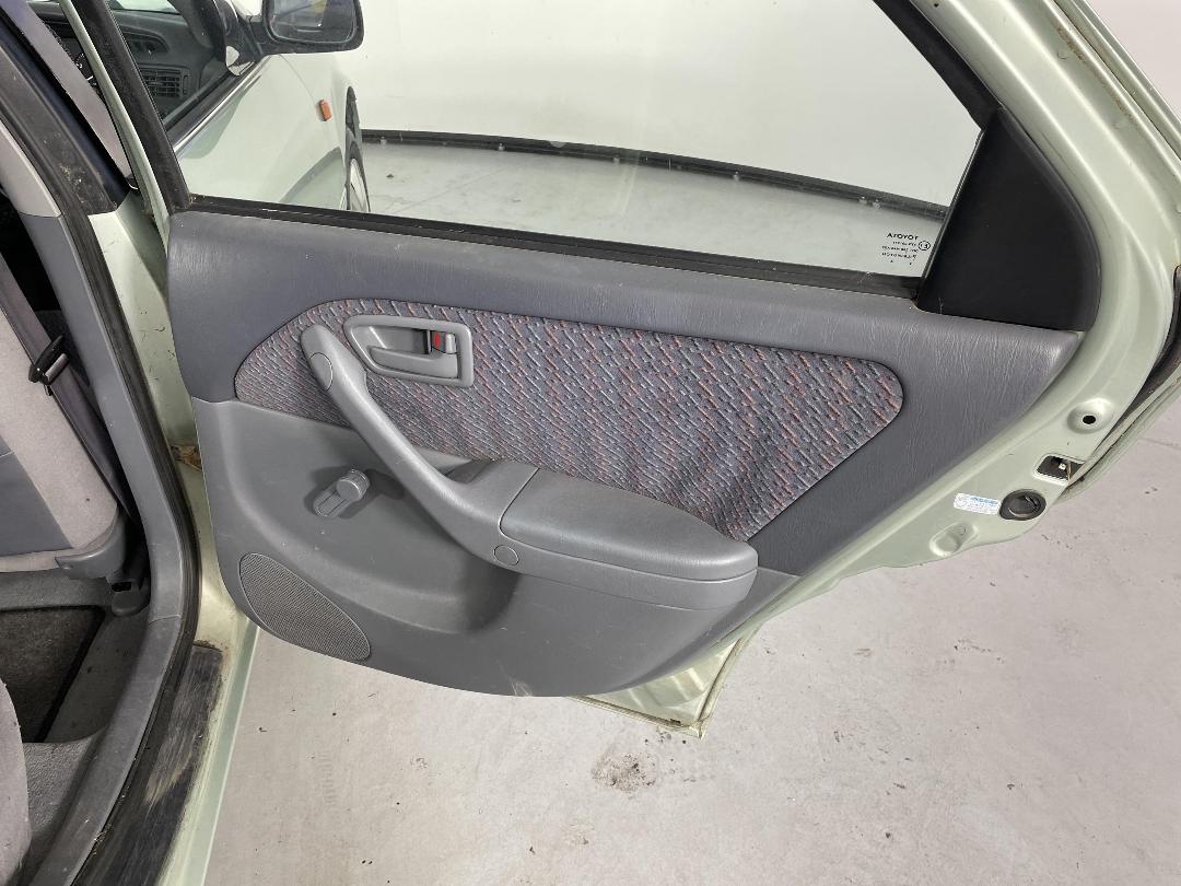 Photo '19' of Toyota Camry