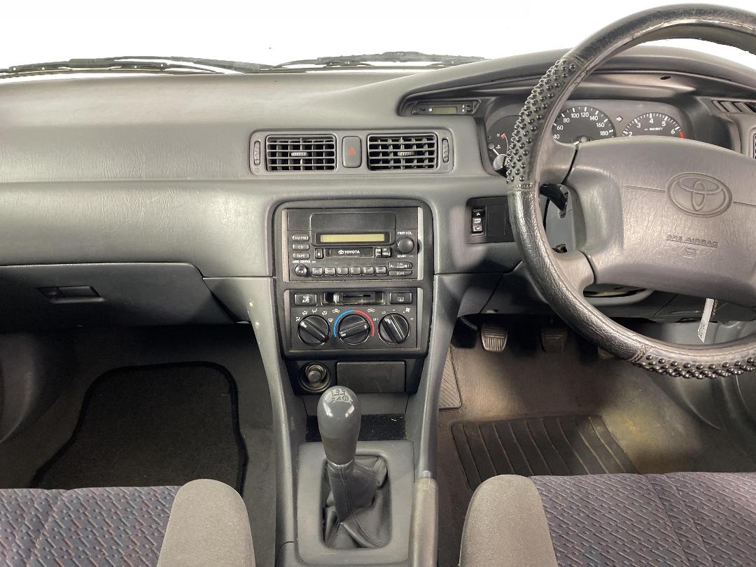 Photo '18' of Toyota Camry