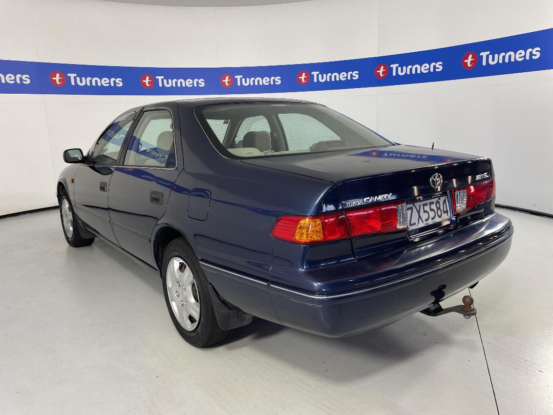 Photo '5' of Toyota Camry Photo '5' of Toyota Camry