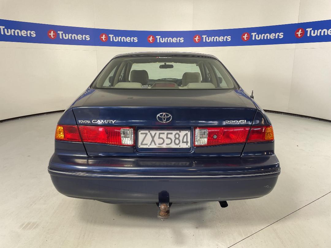 Photo '6' of Toyota Camry Photo '6' of Toyota Camry