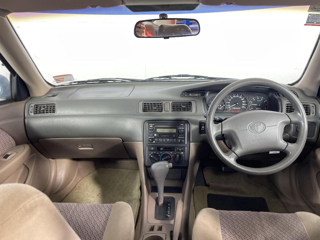 Photo '17' of Toyota Camry Photo '17' of Toyota Camry