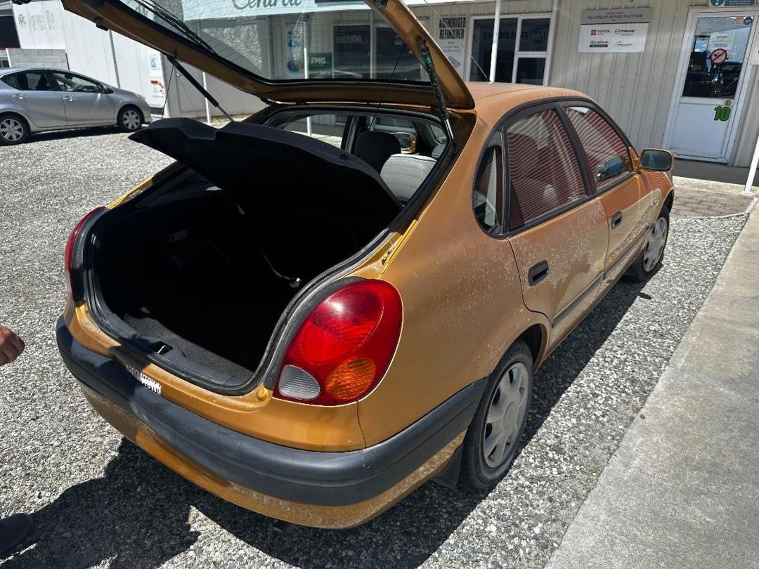 Photo '2' of Toyota Corolla Photo '2' of Toyota Corolla