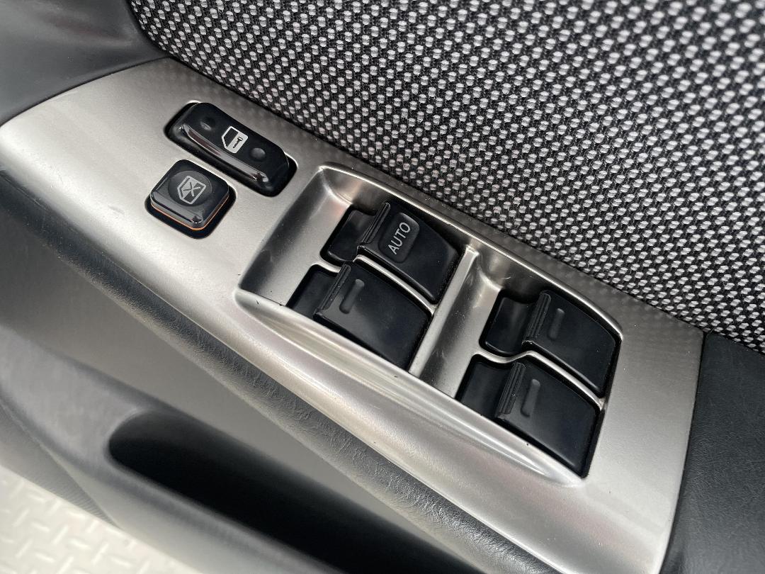 Photo '24' of Toyota Corolla