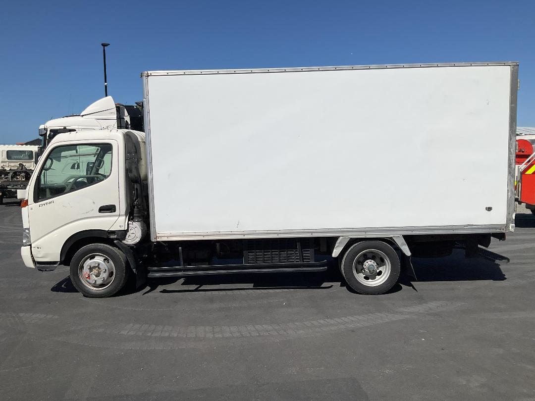 Photo '6' of Toyota Dyna XZU411 Chiller