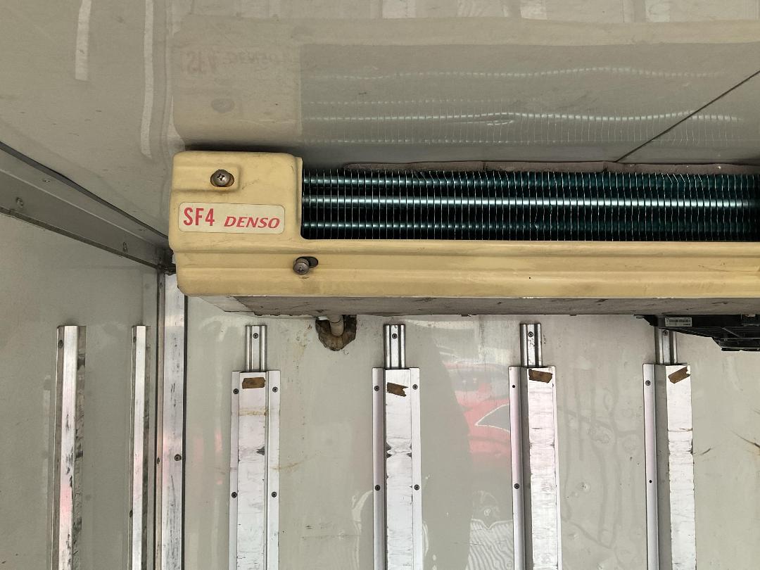 Photo '12' of Toyota Dyna XZU411 Chiller