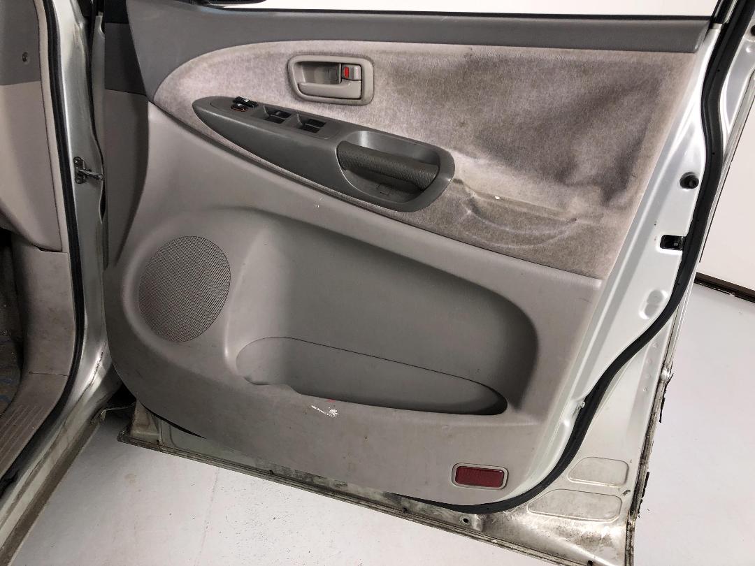 Photo '13' of Toyota Estima T