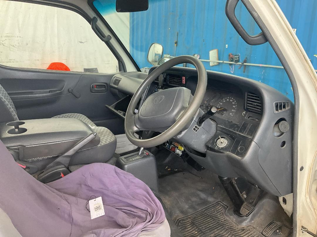 Photo '8' of Toyota Hiace VAN Photo '8' of Toyota Hiace VAN