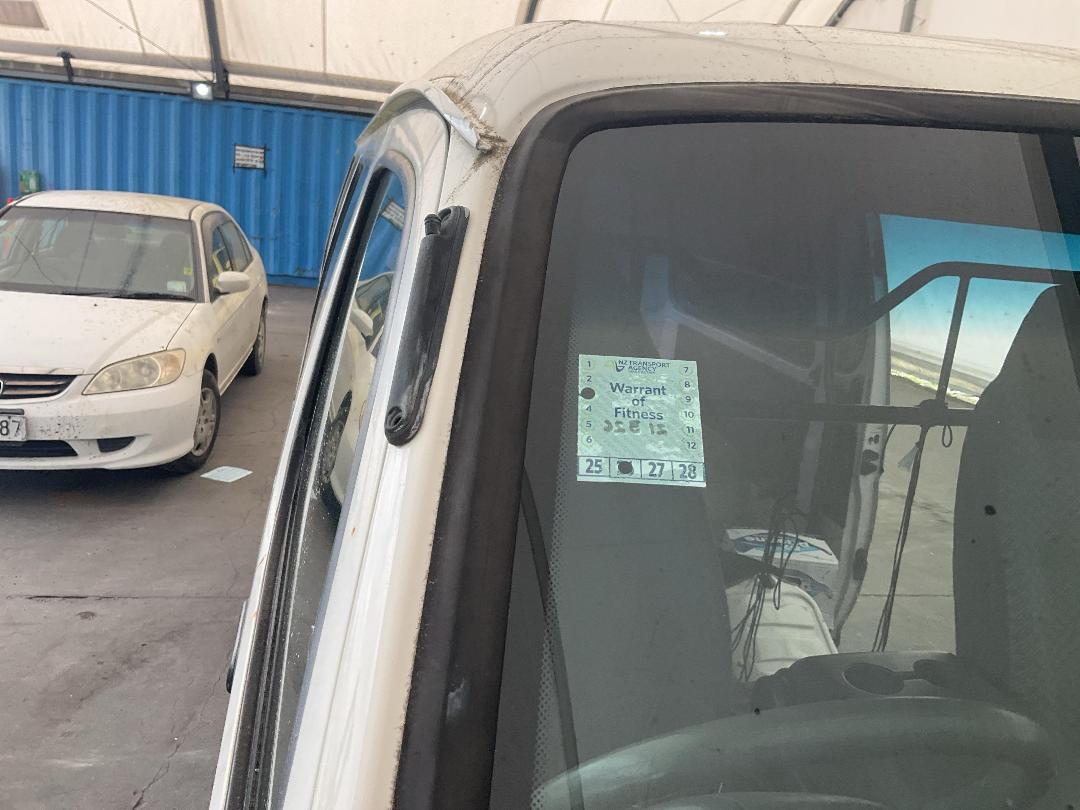 Photo '13' of Toyota Hiace VAN Photo '13' of Toyota Hiace VAN